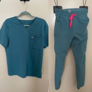 Figs set! Yola small/tall pants & men’s small top